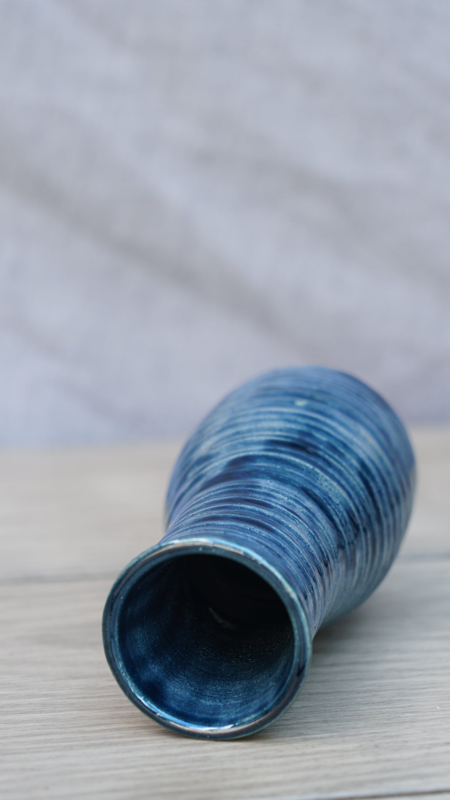 Hand-Thrown Ribbed Pottery Vase – Deep Cobalt