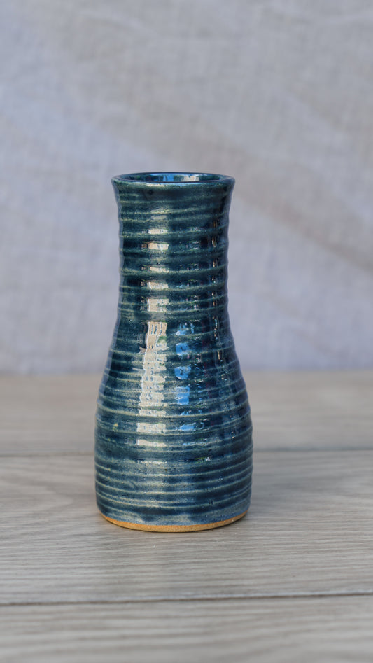 Hand-Thrown Ribbed Pottery Vase – Deep Cobalt